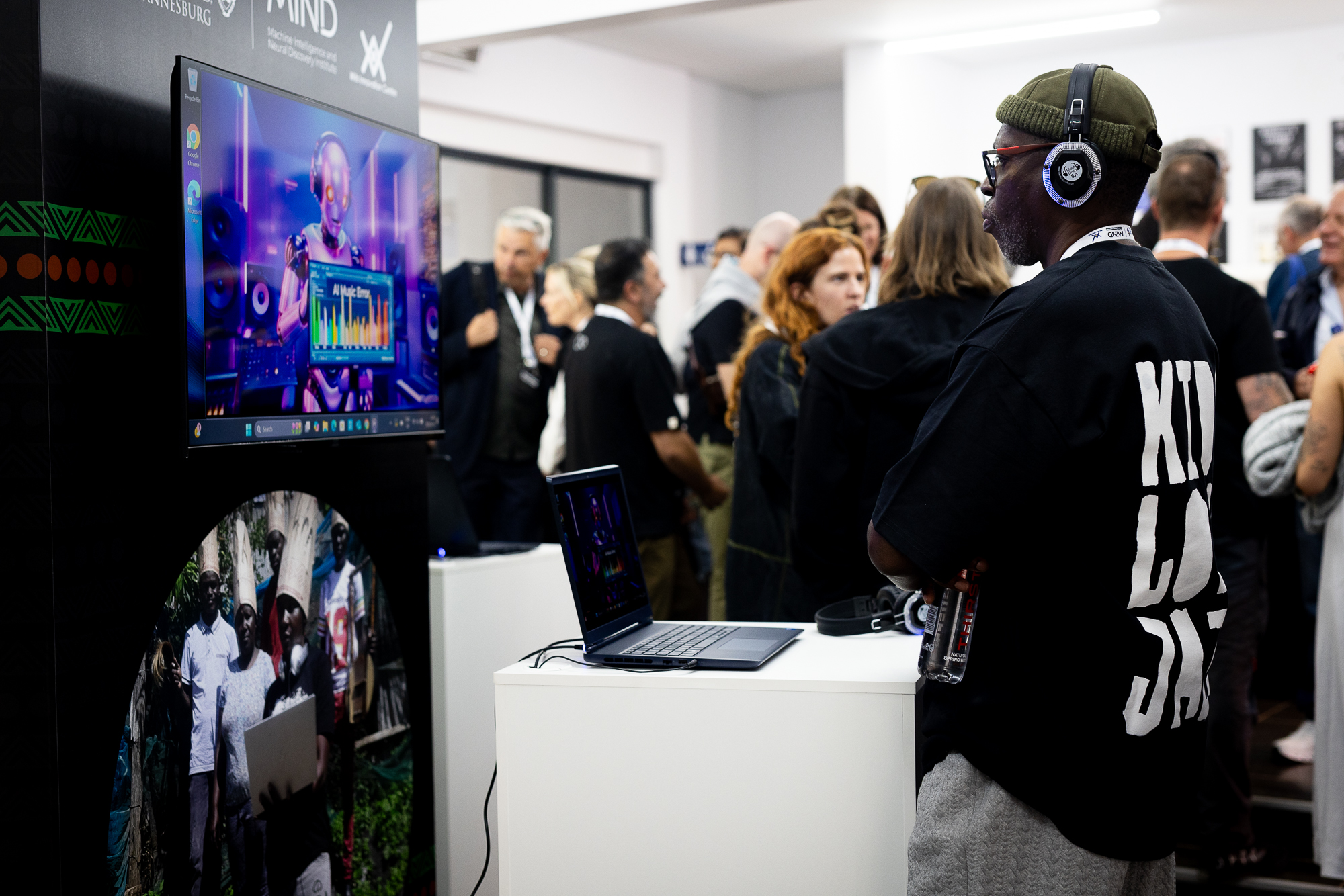 Audience engaging with the ZAZI station